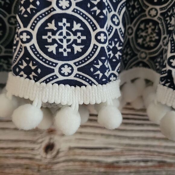 "Boohoo" Woman's PomPom trim Jersey skate skirt  Size: 6 NWT - Picture 3 of 8